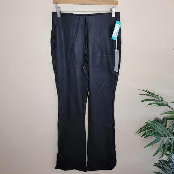 NWT Stitch Fix Dictionary | Black Rykar High Rise Coated Ponte Flare Pants - Picture 1 of 8